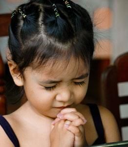 praying-with-eyes-closed